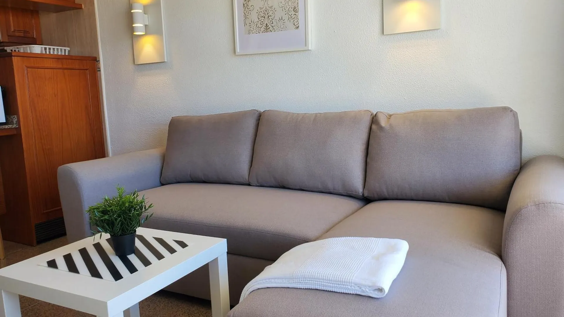 Las Camelias Apartments V19 プラヤ・デル・イングレス